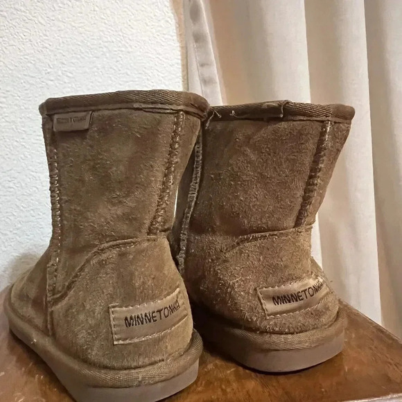 Minnetonka Women's Olympia Brown Suede Cozy Warm Fur Lined Bootie Mini Size 6 M - Picture 3 of 10